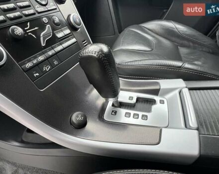 Чорний Вольво ХС60, об'ємом двигуна 0 л та пробігом 238 тис. км за 14950 $, фото 79 на Automoto.ua