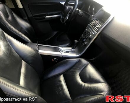 Чорний Вольво ХС60, об'ємом двигуна 2.4 л та пробігом 326 тис. км за 11500 $, фото 7 на Automoto.ua