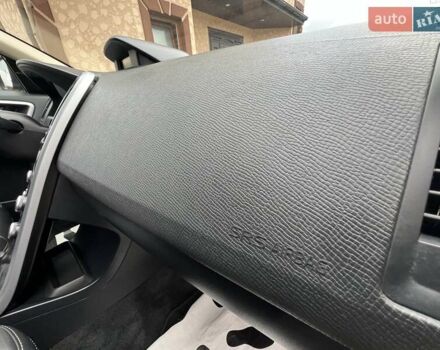 Чорний Вольво ХС60, об'ємом двигуна 0 л та пробігом 238 тис. км за 14950 $, фото 98 на Automoto.ua