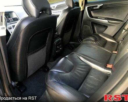 Чорний Вольво ХС60, об'ємом двигуна 2.4 л та пробігом 326 тис. км за 11500 $, фото 6 на Automoto.ua