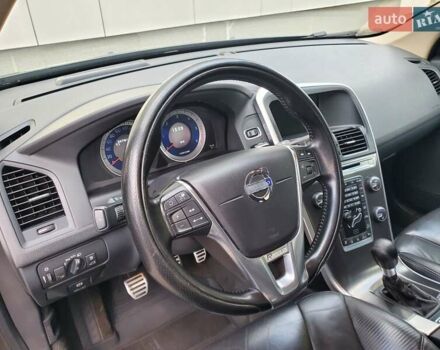 Вольво ХС60 2013 в Хмельницком на Automoto.ua Черный Вольво ХС60, объемом двигателя 2.4 л и пробегом 327 тыс. км за 16500 $, фото 12 на Automoto.ua