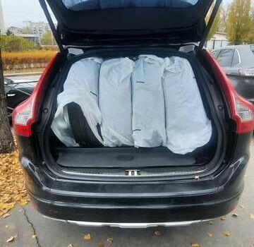 Черный Вольво ХС60, объемом двигателя 2.4 л и пробегом 190 тыс. км за 16500 $, фото 9 на Automoto.ua