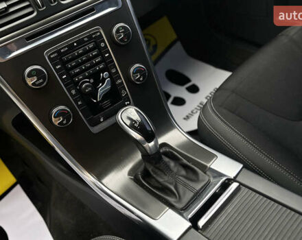 Чорний Вольво ХС60, об'ємом двигуна 2.4 л та пробігом 304 тис. км за 17200 $, фото 18 на Automoto.ua