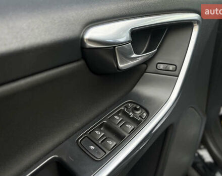 Чорний Вольво ХС60, об'ємом двигуна 2.4 л та пробігом 304 тис. км за 17200 $, фото 10 на Automoto.ua