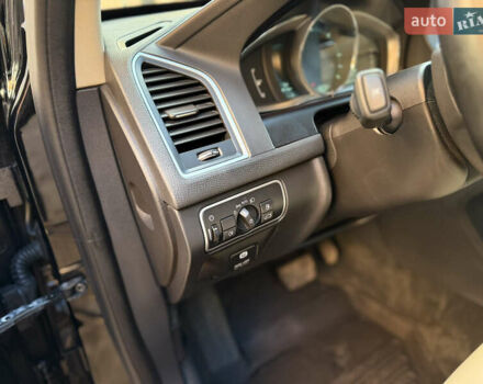 Черный Вольво ХС60, объемом двигателя 2.4 л и пробегом 234 тыс. км за 18799 $, фото 118 на Automoto.ua