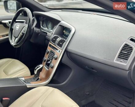 Чорний Вольво ХС60, об'ємом двигуна 2.4 л та пробігом 201 тис. км за 24600 $, фото 28 на Automoto.ua