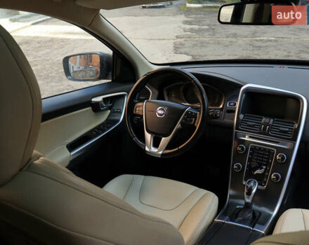 Черный Вольво ХС60, объемом двигателя 2.4 л и пробегом 234 тыс. км за 18799 $, фото 154 на Automoto.ua