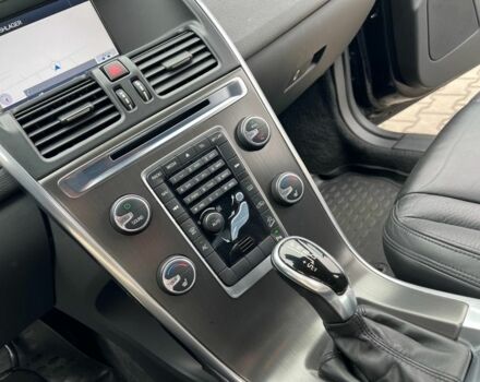 Чорний Вольво ХС60, об'ємом двигуна 2.4 л та пробігом 190 тис. км за 18175 $, фото 5 на Automoto.ua