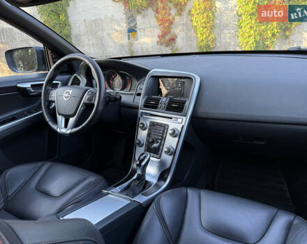 Чорний Вольво ХС60, об'ємом двигуна 2 л та пробігом 285 тис. км за 18999 $, фото 54 на Automoto.ua