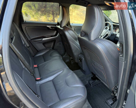 Чорний Вольво ХС60, об'ємом двигуна 2 л та пробігом 285 тис. км за 18999 $, фото 52 на Automoto.ua