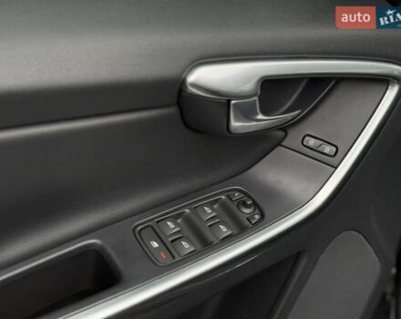 Чорний Вольво ХС60, об'ємом двигуна 2 л та пробігом 280 тис. км за 13500 $, фото 26 на Automoto.ua