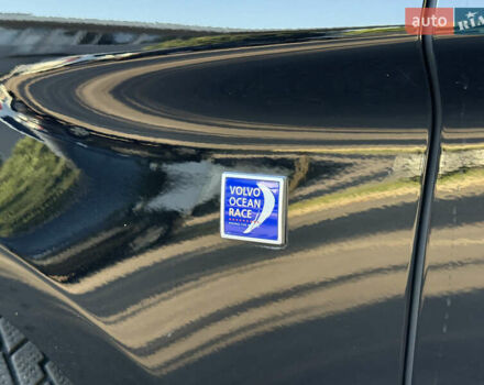 Чорний Вольво ХС60, об'ємом двигуна 2 л та пробігом 285 тис. км за 18999 $, фото 19 на Automoto.ua