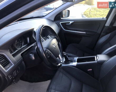 Вольво ХС60 2015 в Львове на Automoto.ua Черный Вольво ХС60, объемом двигателя 2 л и пробегом 262 тыс. км за 12999 $, фото 7 на Automoto.ua