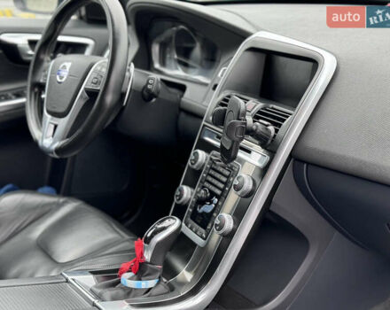 Чорний Вольво ХС60, об'ємом двигуна 2.4 л та пробігом 110 тис. км за 24900 $, фото 22 на Automoto.ua