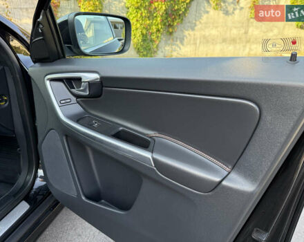 Чорний Вольво ХС60, об'ємом двигуна 2 л та пробігом 285 тис. км за 18999 $, фото 28 на Automoto.ua