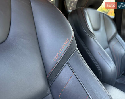 Чорний Вольво ХС60, об'ємом двигуна 2 л та пробігом 285 тис. км за 18999 $, фото 45 на Automoto.ua