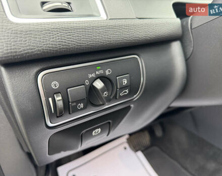 Чорний Вольво ХС60, об'ємом двигуна 2.4 л та пробігом 267 тис. км за 18950 $, фото 34 на Automoto.ua