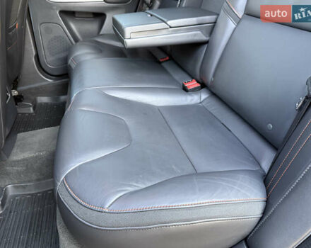 Чорний Вольво ХС60, об'ємом двигуна 2 л та пробігом 285 тис. км за 18999 $, фото 76 на Automoto.ua