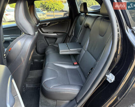 Чорний Вольво ХС60, об'ємом двигуна 2 л та пробігом 285 тис. км за 18999 $, фото 72 на Automoto.ua