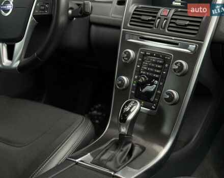 Чорний Вольво ХС60, об'ємом двигуна 2 л та пробігом 280 тис. км за 13500 $, фото 21 на Automoto.ua