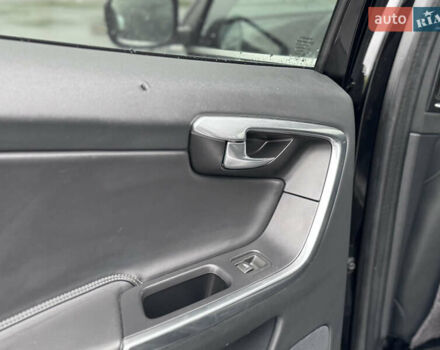 Чорний Вольво ХС60, об'ємом двигуна 2.4 л та пробігом 110 тис. км за 24900 $, фото 28 на Automoto.ua