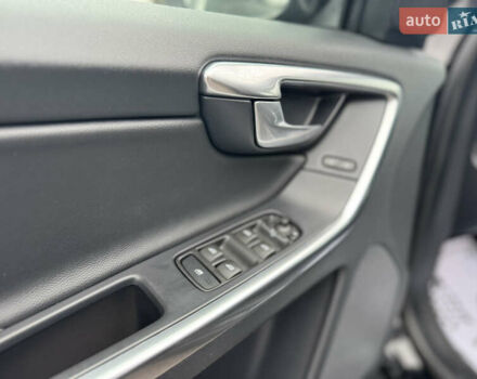 Чорний Вольво ХС60, об'ємом двигуна 2.4 л та пробігом 267 тис. км за 18950 $, фото 37 на Automoto.ua