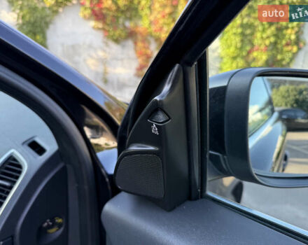 Чорний Вольво ХС60, об'ємом двигуна 2 л та пробігом 285 тис. км за 18999 $, фото 29 на Automoto.ua