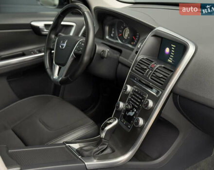 Чорний Вольво ХС60, об'ємом двигуна 2 л та пробігом 280 тис. км за 13500 $, фото 16 на Automoto.ua
