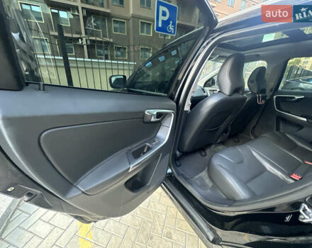 Чорний Вольво ХС60, об'ємом двигуна 2 л та пробігом 150 тис. км за 12700 $, фото 16 на Automoto.ua