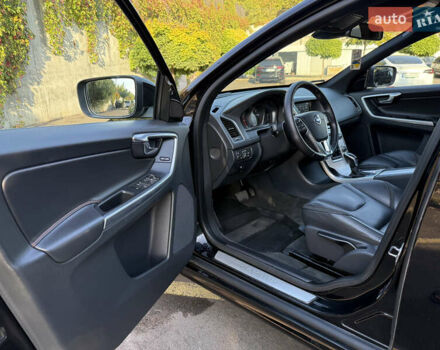 Чорний Вольво ХС60, об'ємом двигуна 2 л та пробігом 285 тис. км за 18999 $, фото 79 на Automoto.ua