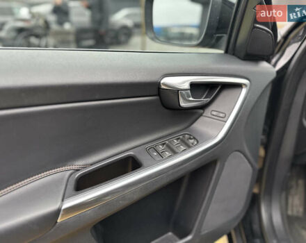 Черный Вольво ХС60, объемом двигателя 2 л и пробегом 264 тыс. км за 10900 $, фото 10 на Automoto.ua