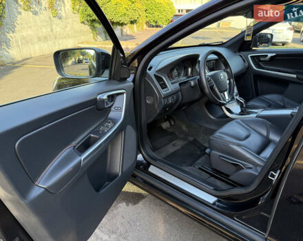 Чорний Вольво ХС60, об'ємом двигуна 2 л та пробігом 285 тис. км за 18999 $, фото 78 на Automoto.ua