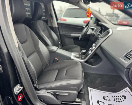 Чорний Вольво ХС60, об'ємом двигуна 2.4 л та пробігом 267 тис. км за 18950 $, фото 28 на Automoto.ua