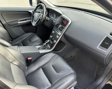 Черный Вольво ХС60, объемом двигателя 2 л и пробегом 139 тыс. км за 20900 $, фото 11 на Automoto.ua