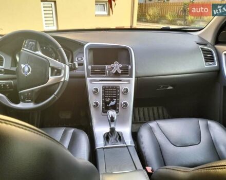 Черный Вольво ХС60, объемом двигателя 2.4 л и пробегом 130 тыс. км за 32000 $, фото 12 на Automoto.ua