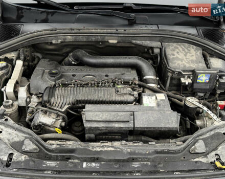 Чорний Вольво ХС60, об'ємом двигуна 2.5 л та пробігом 160 тис. км за 16300 $, фото 32 на Automoto.ua