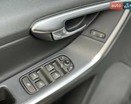 Чорний Вольво ХС60, об'ємом двигуна 1.97 л та пробігом 199 тис. км за 18000 $, фото 7 на Automoto.ua