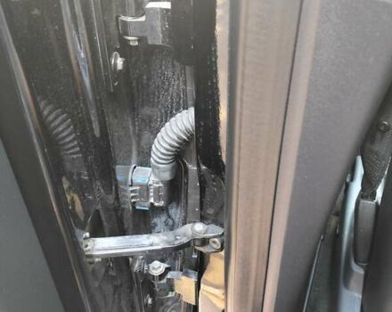 Черный Вольво ХС60, объемом двигателя 2.4 л и пробегом 130 тыс. км за 32000 $, фото 9 на Automoto.ua