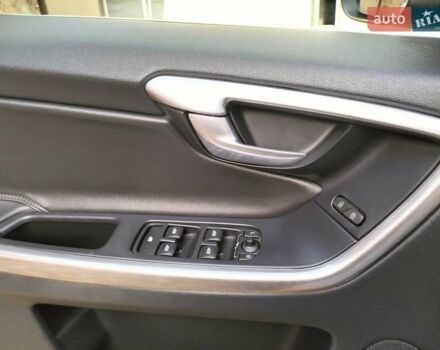 Черный Вольво ХС60, объемом двигателя 2.4 л и пробегом 130 тыс. км за 32000 $, фото 13 на Automoto.ua