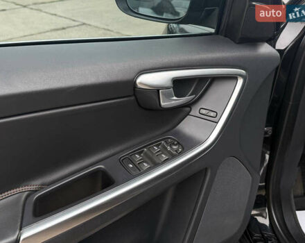 Чорний Вольво ХС60, об'ємом двигуна 2 л та пробігом 120 тис. км за 21400 $, фото 9 на Automoto.ua