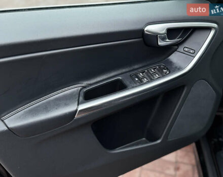 Чорний Вольво ХС60, об'ємом двигуна 2.5 л та пробігом 160 тис. км за 16300 $, фото 18 на Automoto.ua