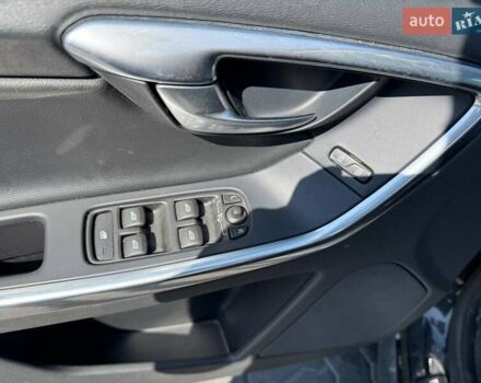 Черный Вольво ХС60, объемом двигателя 2 л и пробегом 235 тыс. км за 11300 $, фото 9 на Automoto.ua