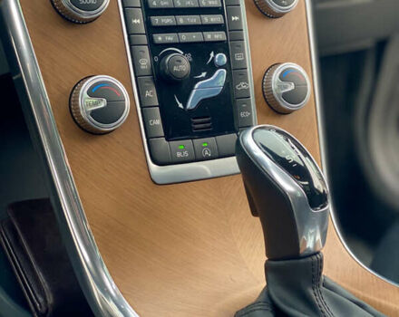 Чорний Вольво ХС60, об'ємом двигуна 2 л та пробігом 282 тис. км за 12900 $, фото 14 на Automoto.ua