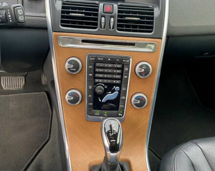 Чорний Вольво ХС60, об'ємом двигуна 2 л та пробігом 282 тис. км за 12900 $, фото 15 на Automoto.ua