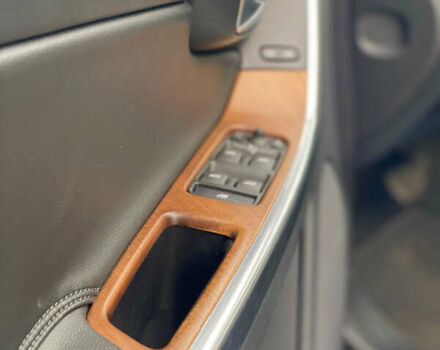 Чорний Вольво ХС60, об'ємом двигуна 2 л та пробігом 282 тис. км за 12900 $, фото 10 на Automoto.ua