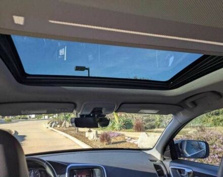 Черный Вольво ХС60, объемом двигателя 2 л и пробегом 47 тыс. км за 4700 $, фото 12 на Automoto.ua