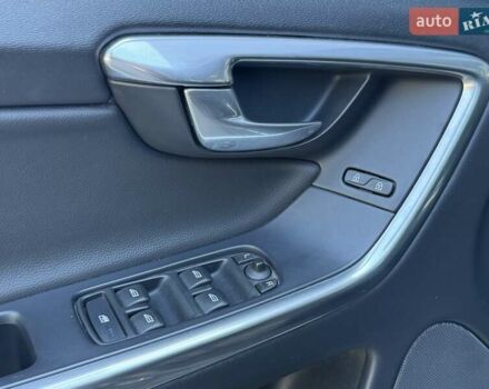 Чорний Вольво ХС60, об'ємом двигуна 1.97 л та пробігом 270 тис. км за 18500 $, фото 8 на Automoto.ua