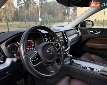 Черный Вольво ХС60, объемом двигателя 2 л и пробегом 178 тыс. км за 23900 $, фото 3 на Automoto.ua