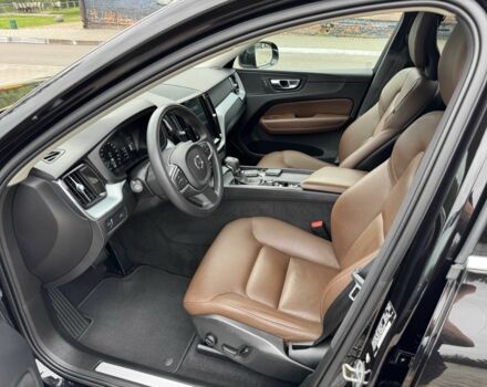 Чорний Вольво ХС60, об'ємом двигуна 2 л та пробігом 82 тис. км за 26999 $, фото 17 на Automoto.ua