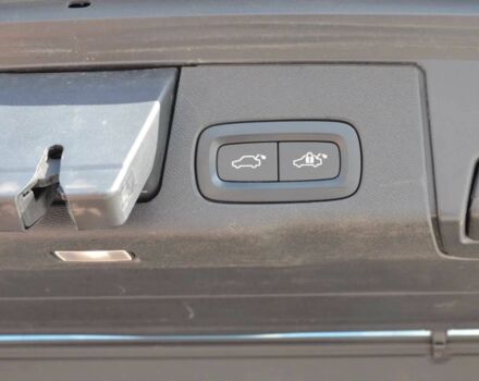 Черный Вольво ХС60, объемом двигателя 2 л и пробегом 87 тыс. км за 16000 $, фото 8 на Automoto.ua